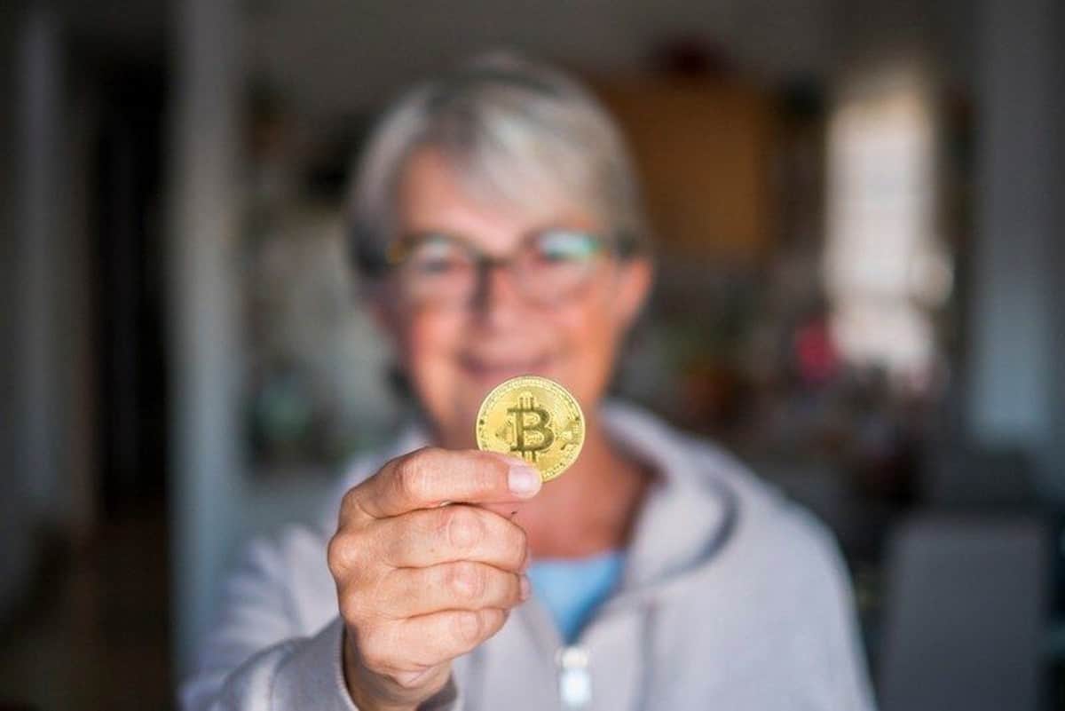 Fidelity allows retirement investments in Bitcoin