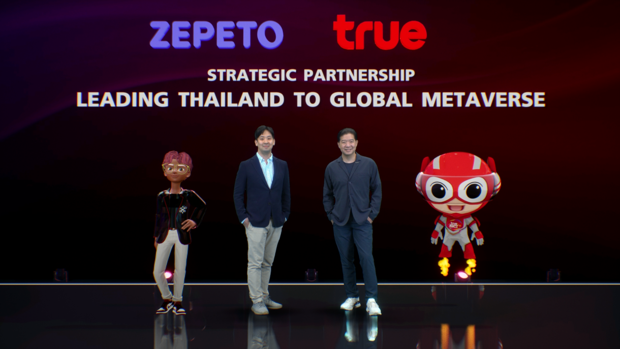 Officials of Zepeto and True stand on stage with virtual avatars | Naver’s Zepeto metaverse teams with Thailand’s telecom giant True | naver z, zepeto metaverse, zepeto true, zepeto blackpink, zepeto thailand