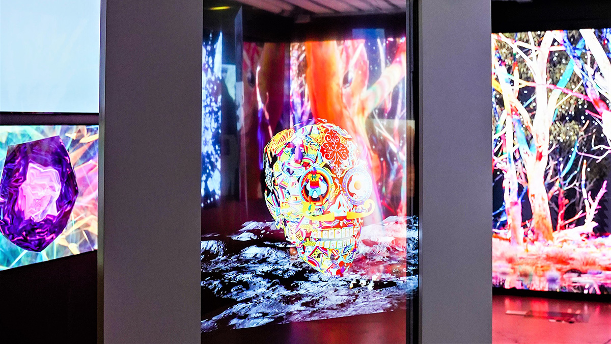 3D art sculpture _Meta Skull_ by Jacky Tsai displayed on LG Transparent OLED Screen at Digital Art Fair Xperience Hong Kong 2022. Image: Courtesy of Digital Art Fair