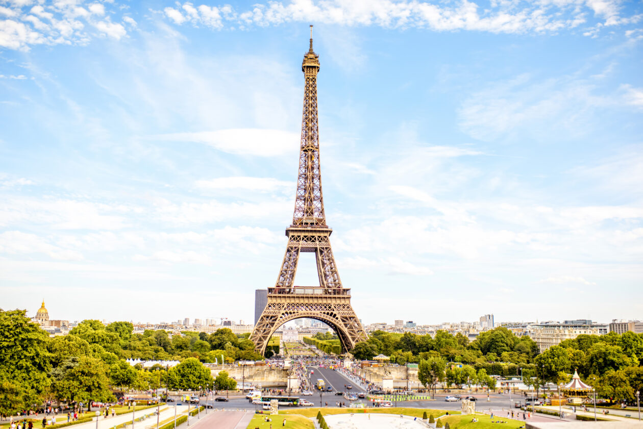 Picture of Eifel tower in Paris, France, Crypto.com's new regional headquarters
