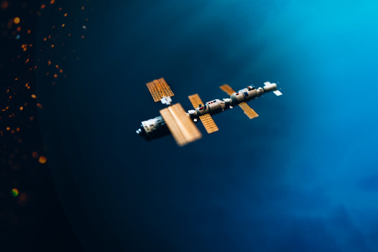 IPFS to demonstrate long distance communications in space aboard LM 400 spacecraft