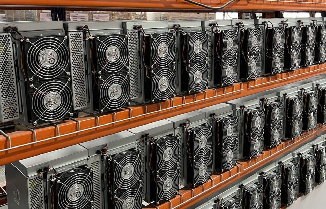 Canaan mining rigs. Image: Canaan's Twitter