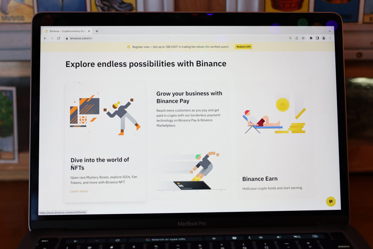 Computer screen with Binance website | Binance launches NFT loan service amid Blend’s growing popularity